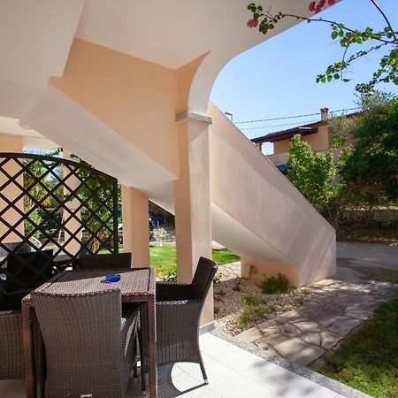 Appartamento Brezza Marina บูโดนี ภายนอก รูปภาพ