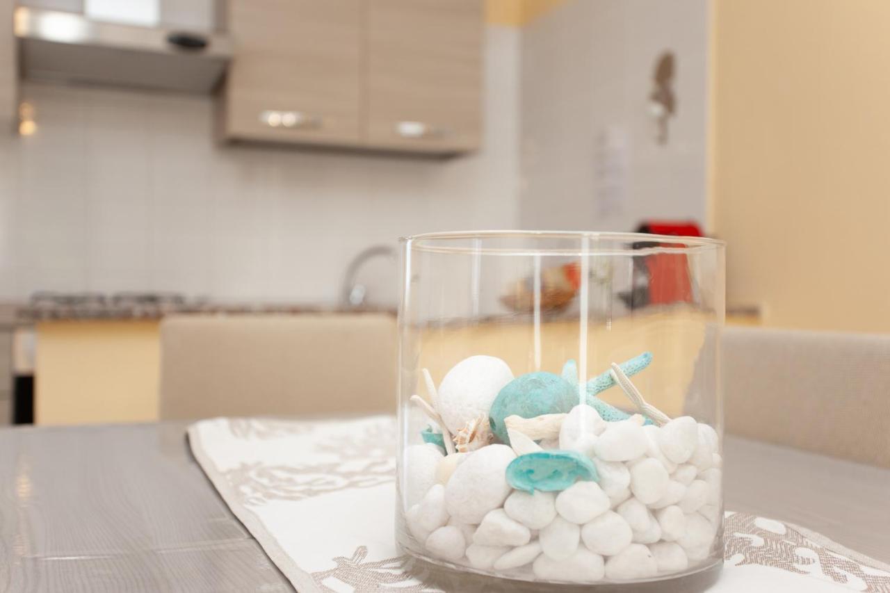 Appartamento Brezza Marina บูโดนี ภายนอก รูปภาพ